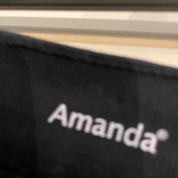 Ladies Gloria Vanderbilt capris Amanda style size 12 black. Has pockets - Picture 3 of 4